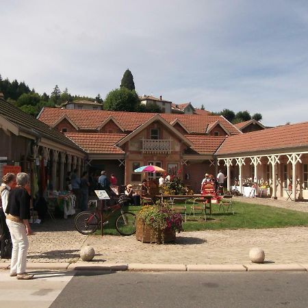 Hote Du Couzan Sail-sous-Couzan Exteriör bild